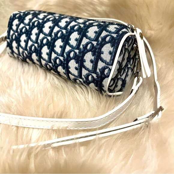 Christian Dior Crossbody Bag Monogram Cosmetic Pouch with Crossbody chain - Picture 4 of 14